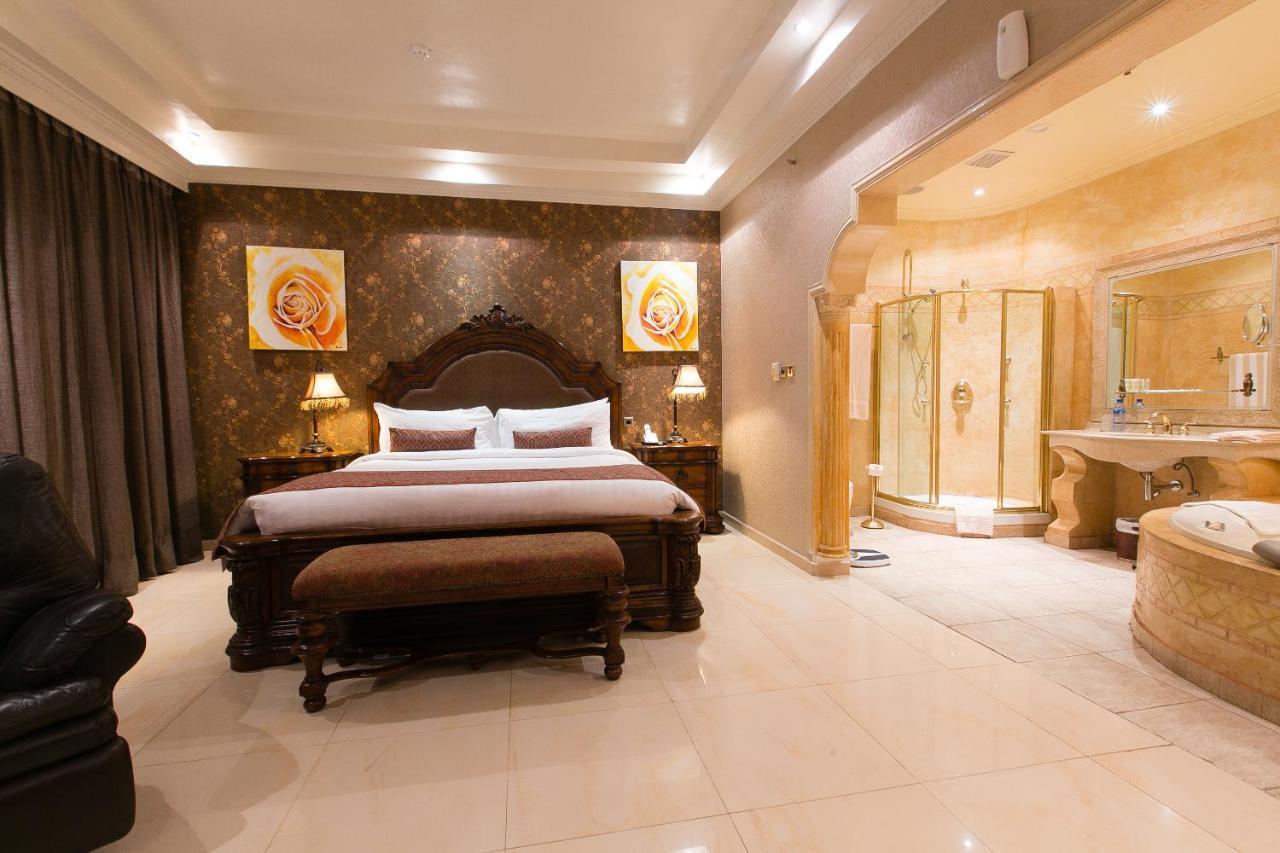 Victoria Crown Plaza Hotel Lagos Ngoại thất bức ảnh