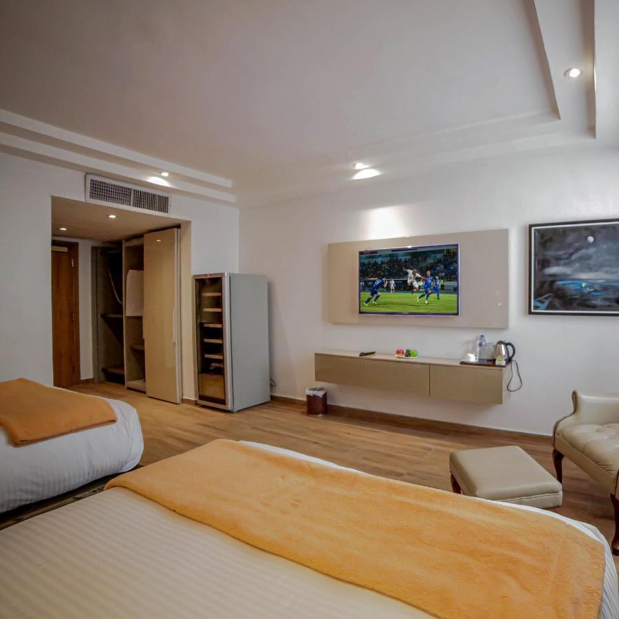 Victoria Crown Plaza Hotel Lagos Ngoại thất bức ảnh
