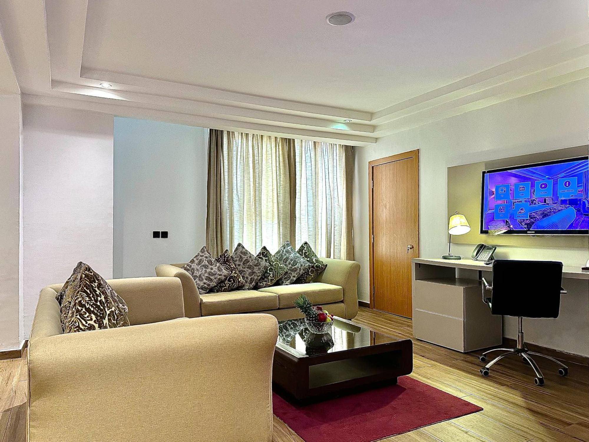 Victoria Crown Plaza Hotel Lagos Ngoại thất bức ảnh